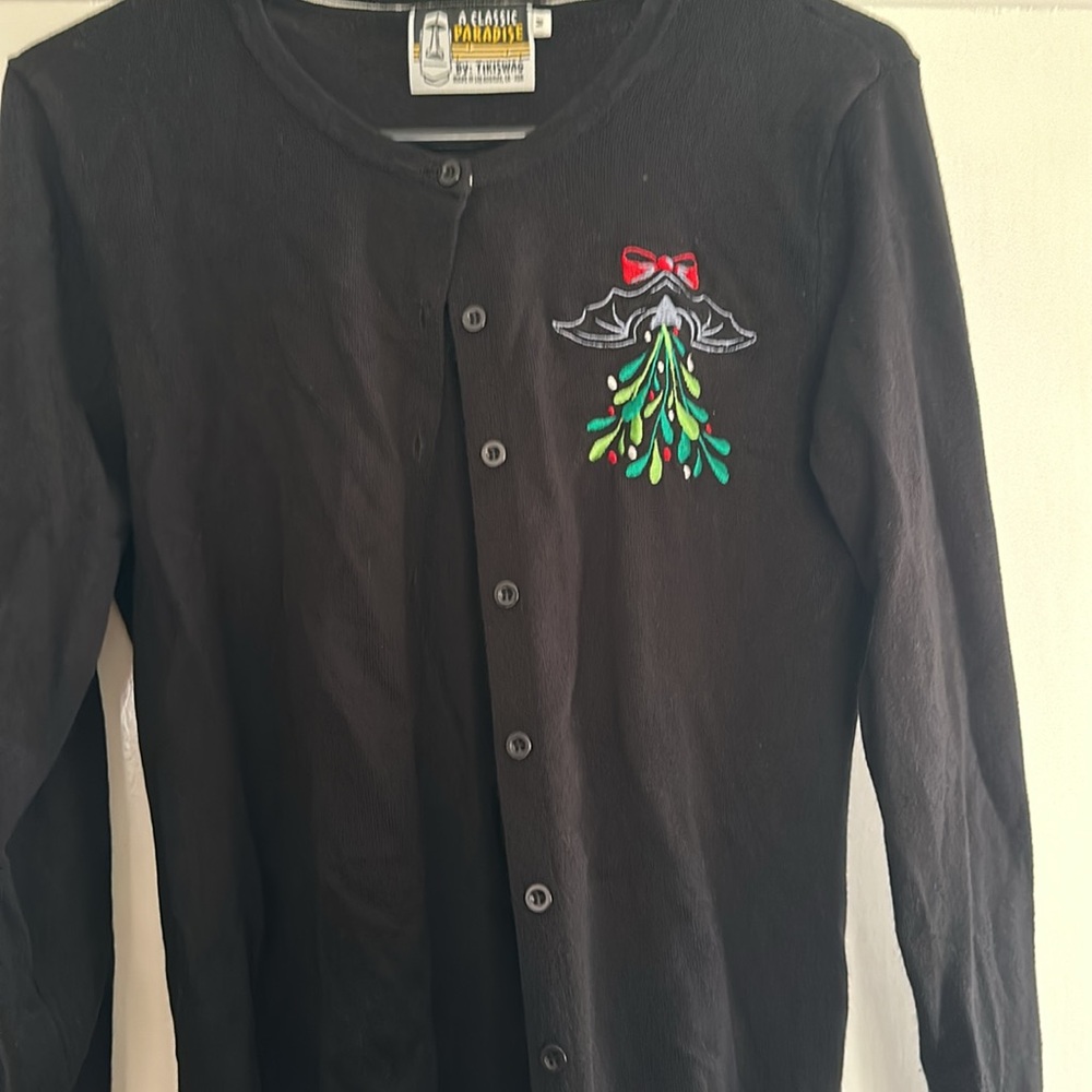 Gothmas, size medium cardigan. Perfect for a spooky babe Christmas 🖤❤️